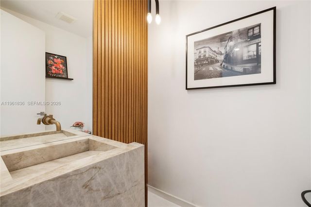 279 Galeon Ct, Coral Gables, FL 33143