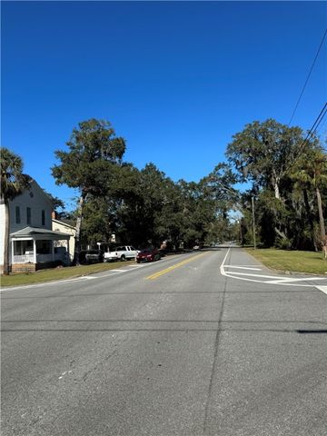 627 Newcastle Street, Brunswick, GA 31520