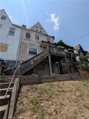 711 Fruit Way, Mckees Rocks, PA 15136