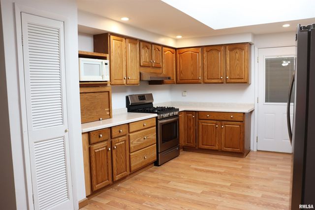 1508 SPRINGFIELD Road, East Peoria, IL 61611