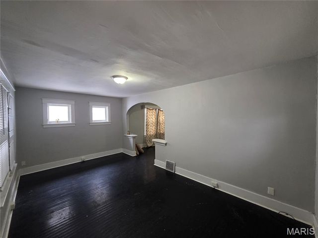 5931 Emma Avenue, St Louis, MO 63136