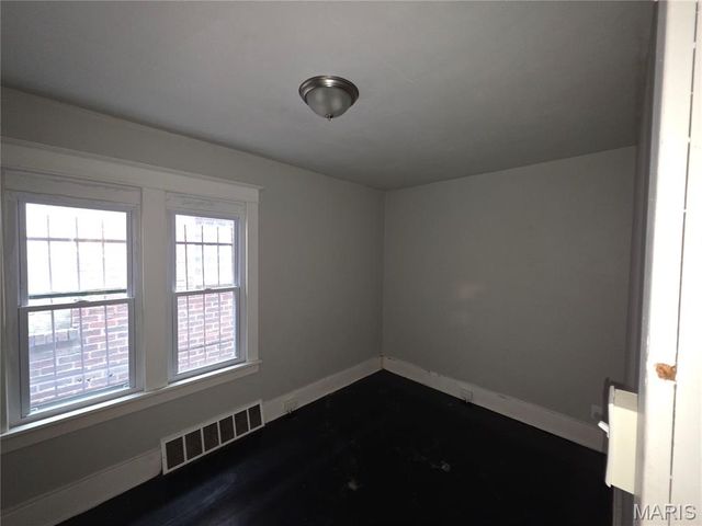 5931 Emma Avenue, St Louis, MO 63136