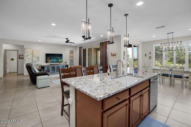 6315 S 24TH Place, Phoenix, AZ 85042
