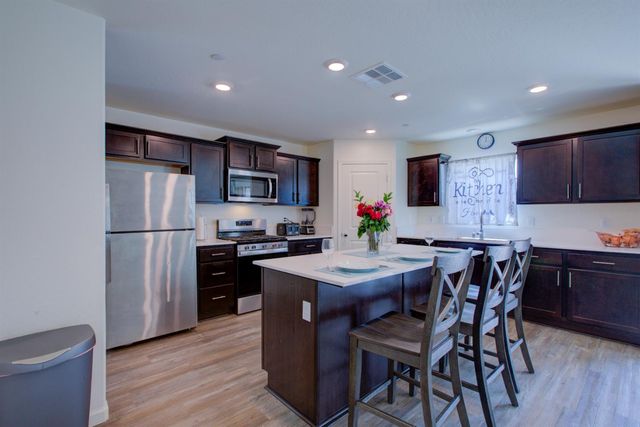 218 Bryce Canyon, Merced, CA 95341