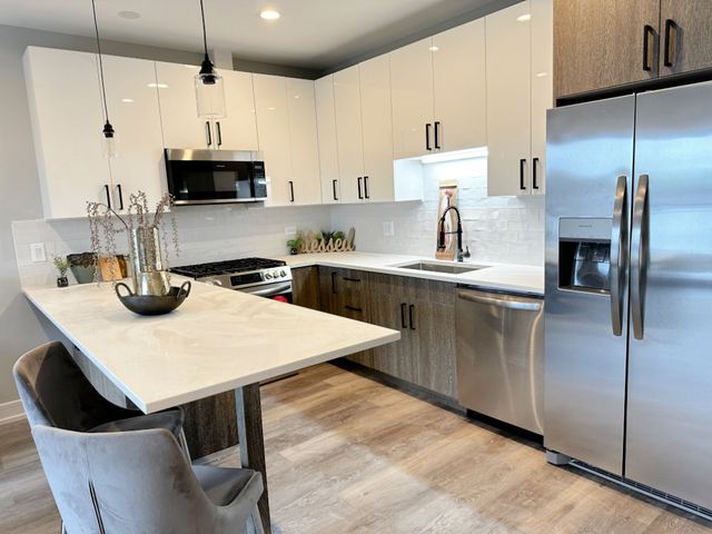 5418 W Belmont Avenue 3E, Chicago, IL 60641