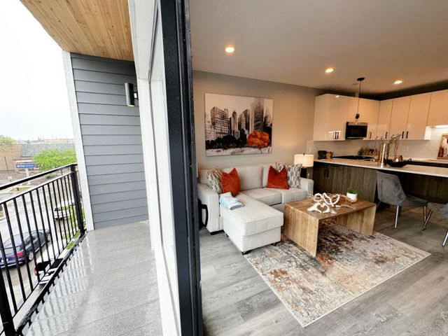 5418 W Belmont Avenue 3E, Chicago, IL 60641