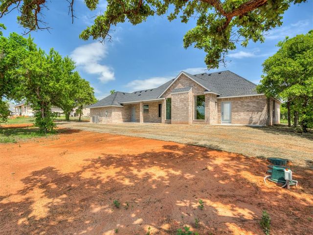 1228 Jerzee Mae Rd, Blanchard, OK 73010