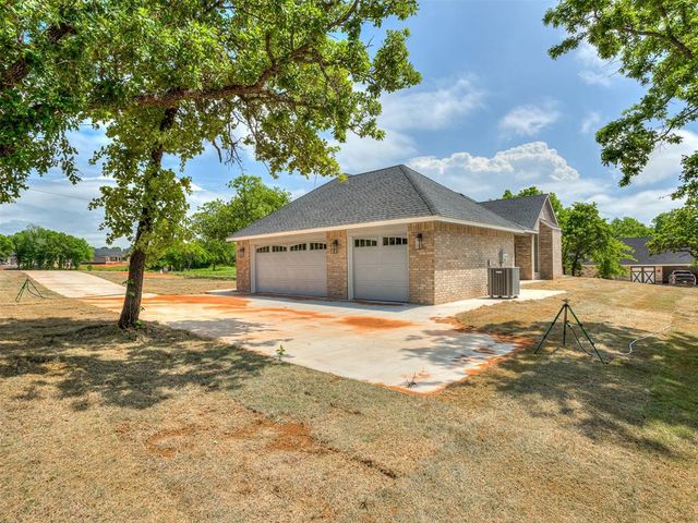 1228 Jerzee Mae Rd, Blanchard, OK 73010