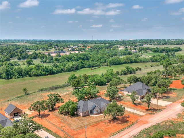 1228 Jerzee Mae Rd, Blanchard, OK 73010