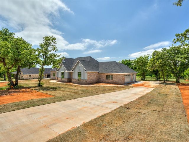 1228 Jerzee Mae Rd, Blanchard, OK 73010
