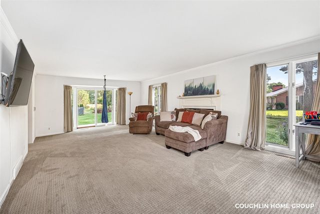 1330 Ridgewood Drive, Hastings, MI 49058