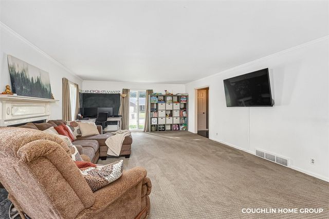 1330 Ridgewood Drive, Hastings, MI 49058