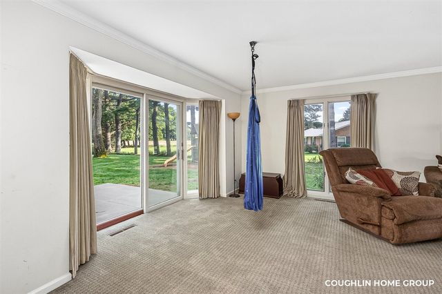 1330 Ridgewood Drive, Hastings, MI 49058