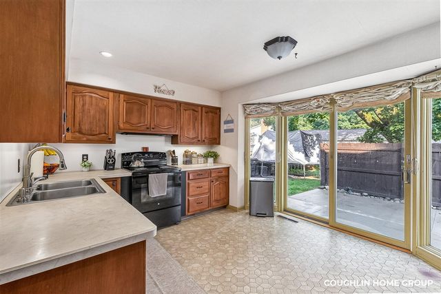 1330 Ridgewood Drive, Hastings, MI 49058