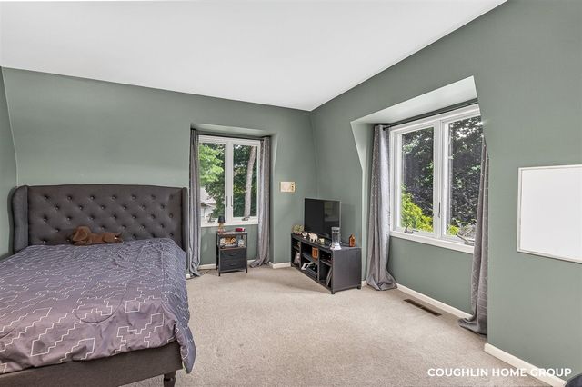 1330 Ridgewood Drive, Hastings, MI 49058