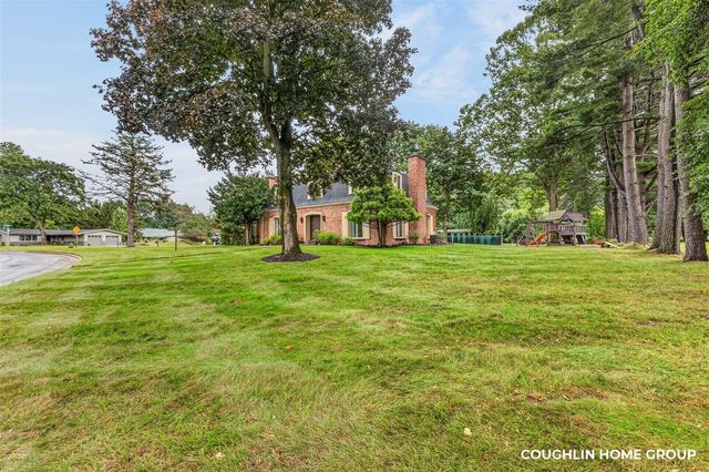 1330 Ridgewood Drive, Hastings, MI 49058