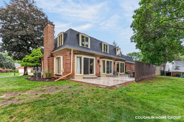 1330 Ridgewood Drive, Hastings, MI 49058