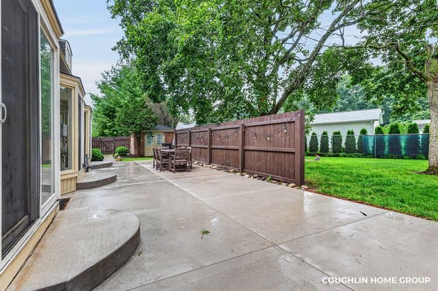 1330 Ridgewood Drive, Hastings, MI 49058
