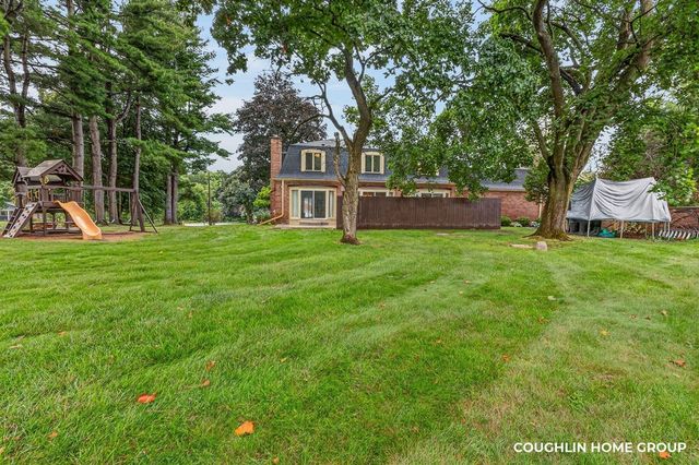 1330 Ridgewood Drive, Hastings, MI 49058
