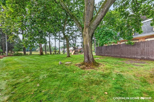 1330 Ridgewood Drive, Hastings, MI 49058