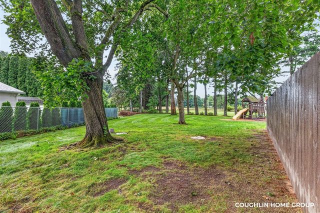 1330 Ridgewood Drive, Hastings, MI 49058