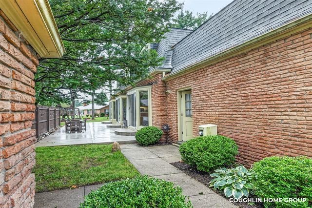 1330 Ridgewood Drive, Hastings, MI 49058