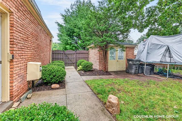 1330 Ridgewood Drive, Hastings, MI 49058