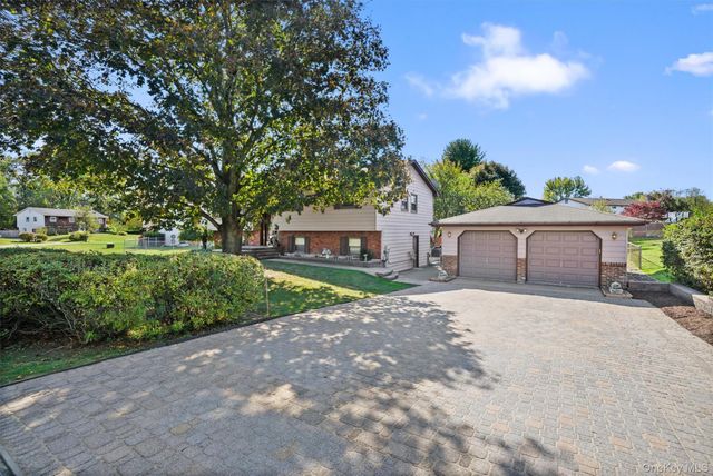 8 Badami Drive, Middletown, NY 10941