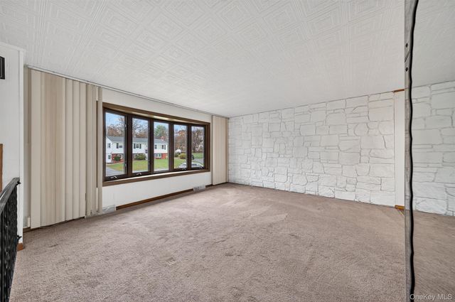 8 Badami Drive, Middletown, NY 10941