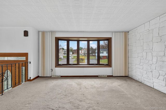 8 Badami Drive, Middletown, NY 10941