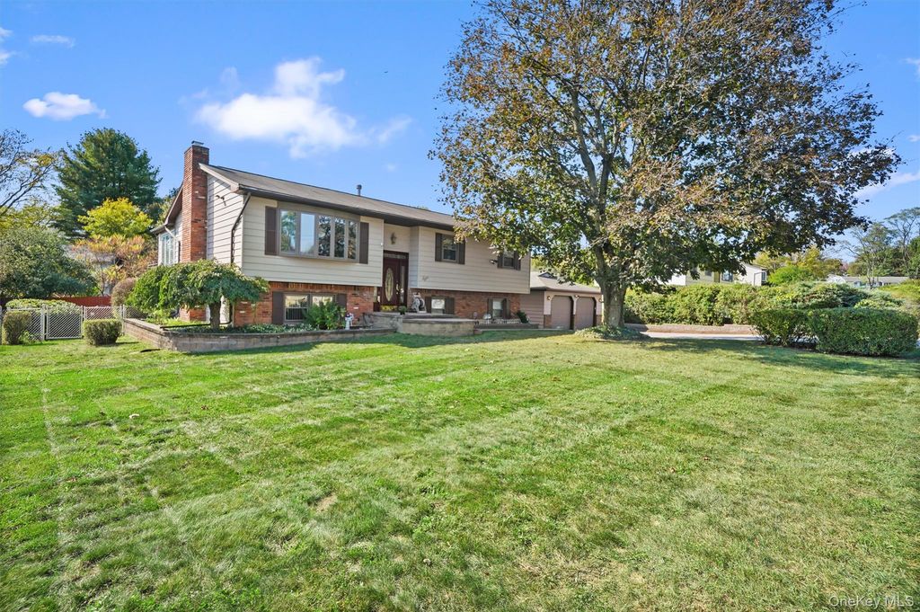 8 Badami Drive, Middletown, NY 10941