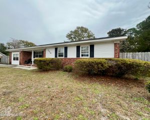 1214 Milton Place, Wilmington, NC 28405