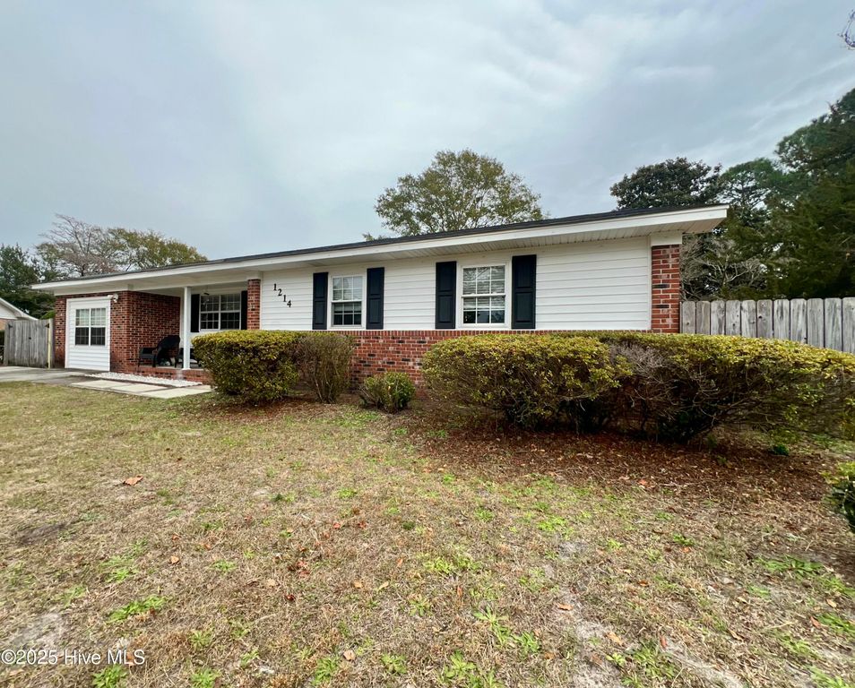 1214 Milton Place, Wilmington, NC 28405