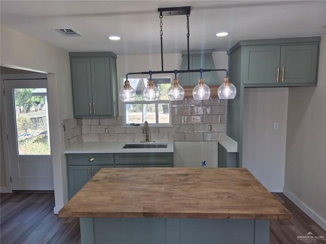 905 W Schunior Street, Edinburg, TX 78541