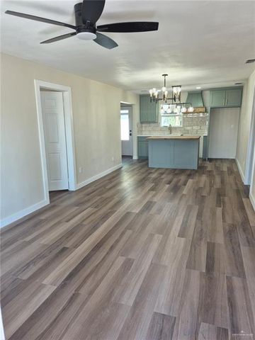 905 W Schunior Street, Edinburg, TX 78541