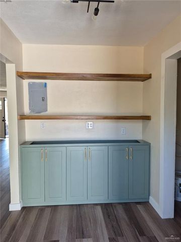 905 W Schunior Street, Edinburg, TX 78541