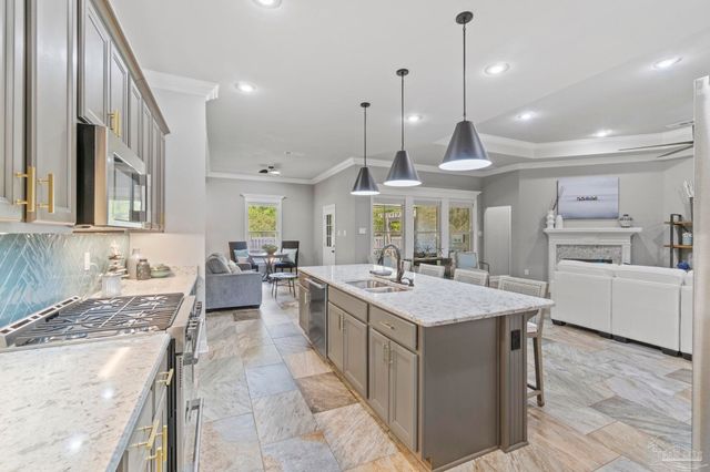 1397 Sabal Palm Dr, Gulf Breeze, FL 32563
