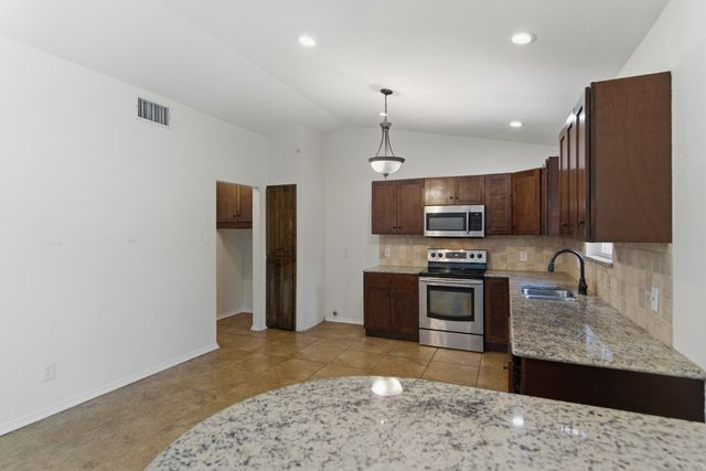 7008 Wayfarer Trail, Fort Worth, TX 76137