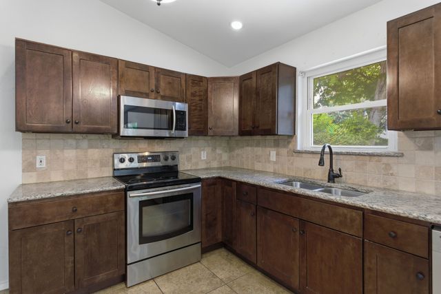 7008 Wayfarer Trail, Fort Worth, TX 76137