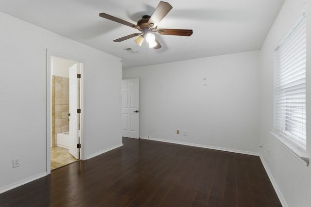 7008 Wayfarer Trail, Fort Worth, TX 76137