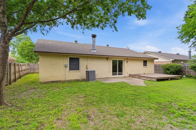 7008 Wayfarer Trail, Fort Worth, TX 76137