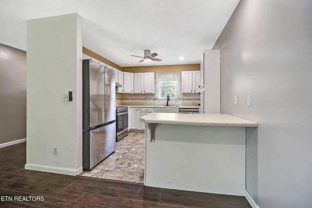 15 Rena Circle, Crossville, TN 38572