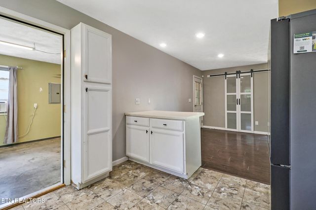15 Rena Circle, Crossville, TN 38572
