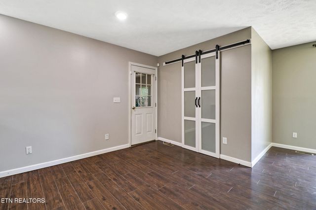 15 Rena Circle, Crossville, TN 38572
