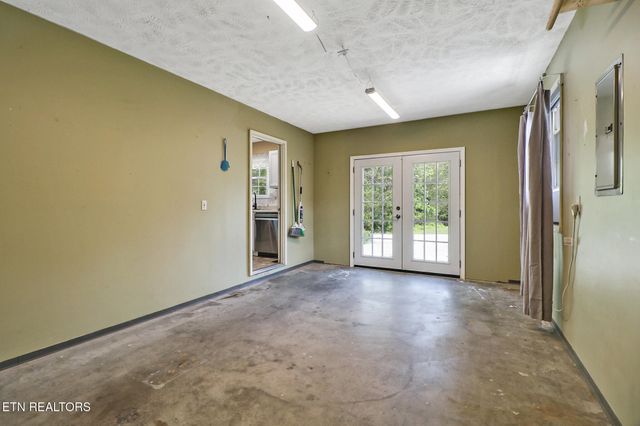 15 Rena Circle, Crossville, TN 38572