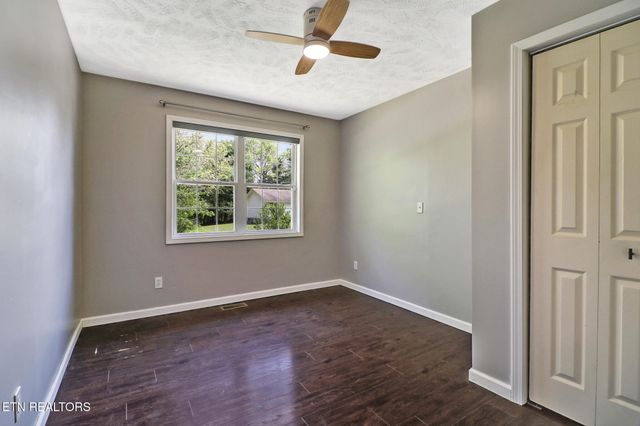 15 Rena Circle, Crossville, TN 38572