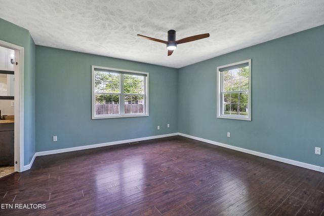 15 Rena Circle, Crossville, TN 38572
