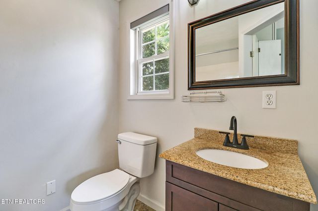 15 Rena Circle, Crossville, TN 38572