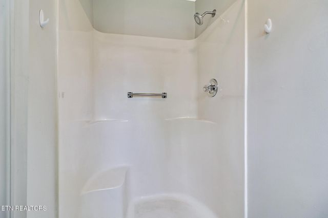 15 Rena Circle, Crossville, TN 38572