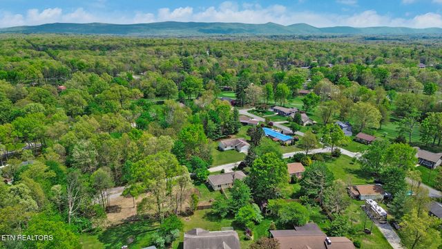 15 Rena Circle, Crossville, TN 38572